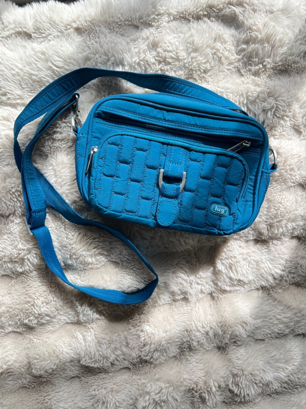 Lug Quilted Crossbody Bag Teal Blue Travel Purse Casual Summer Vacation Bag - Picture 13 of 13